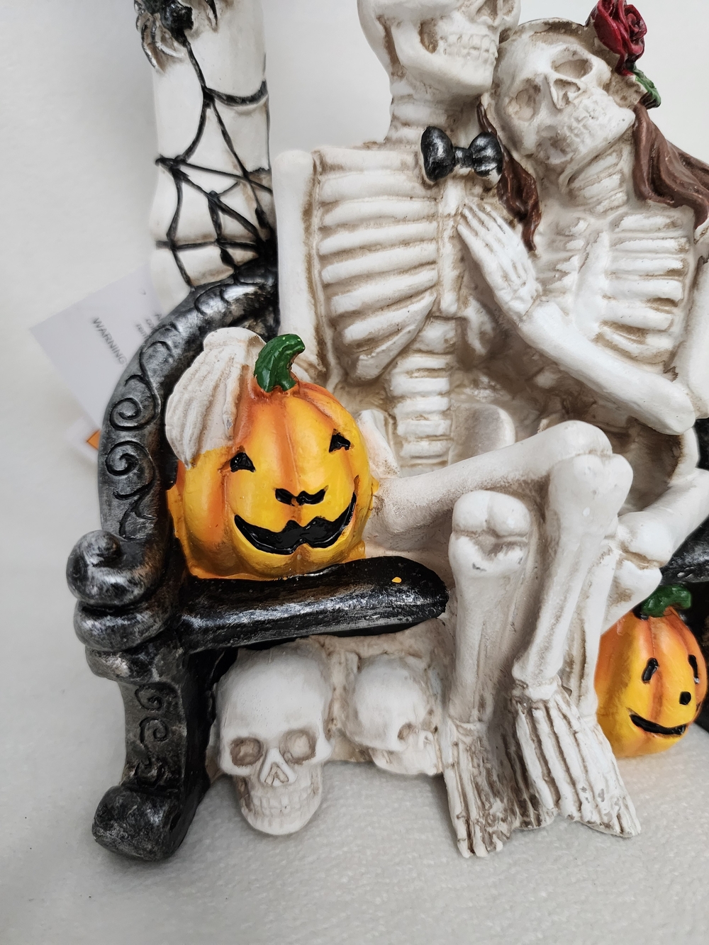 HALLOWEEN SKELETON ON A PARK BENCH AND LIGHTUP LAMP POST - Picture 4 of 7